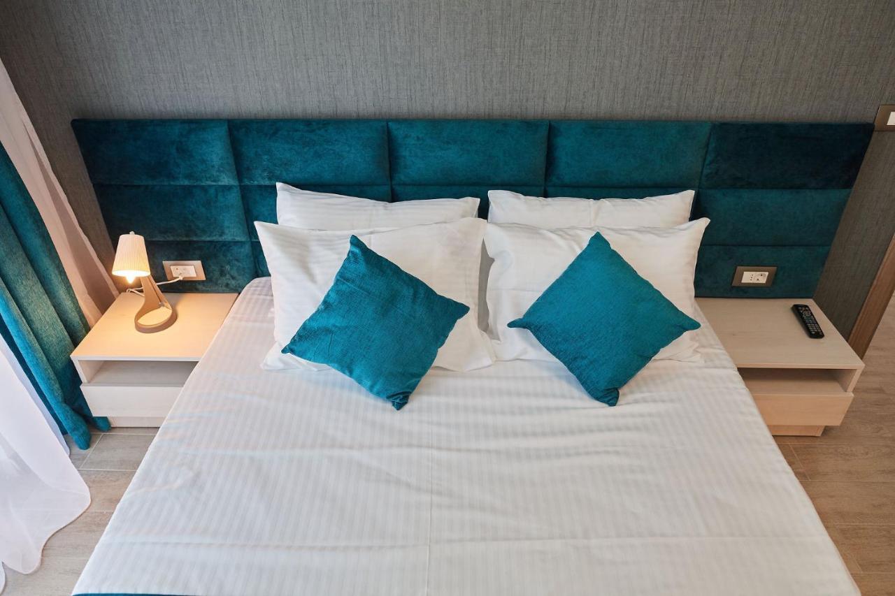 Sea Love Apt Spa N Pools Beach Resort Navodari Bagian luar foto