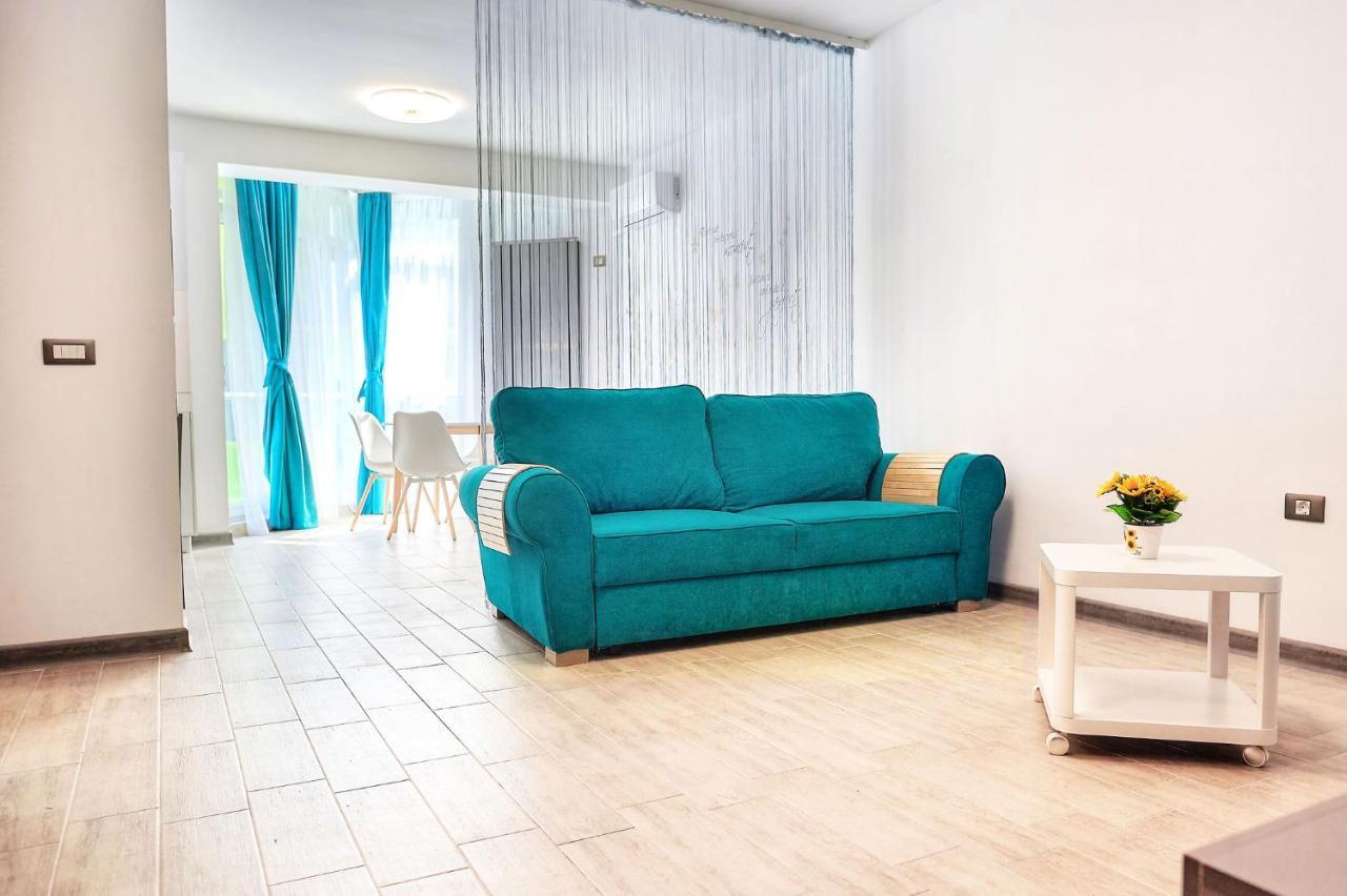 Sea Love Apt Spa N Pools Beach Resort Navodari Bagian luar foto