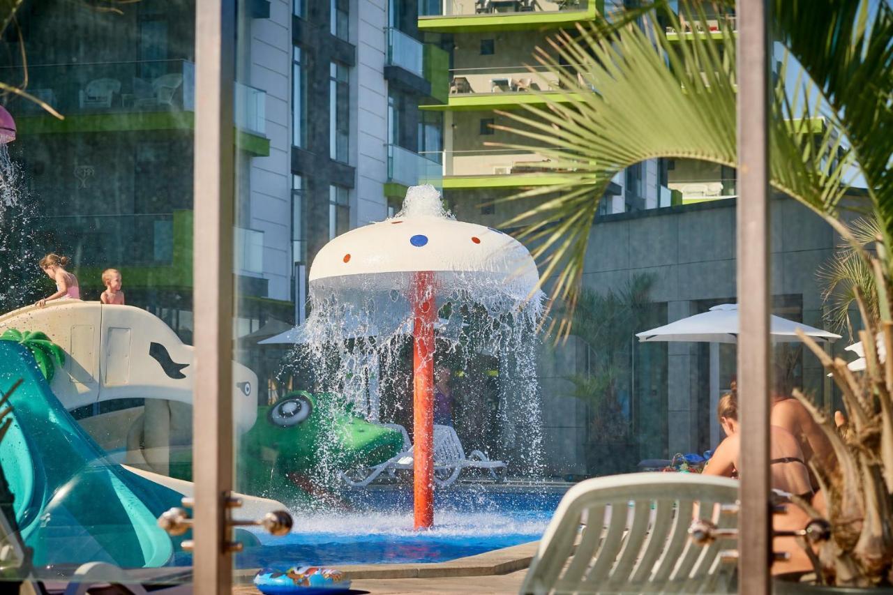 Sea Love Apt Spa N Pools Beach Resort Navodari Bagian luar foto